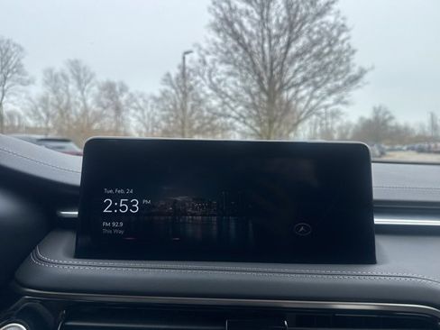 Used 2025 Genesis G70 2.5T image 22