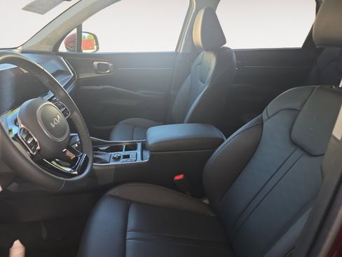 Certified 2025 Kia Sorento S FWD image 21