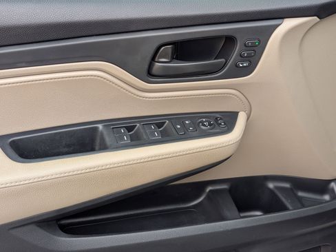Used 2018 Honda Odyssey EX-L image 12