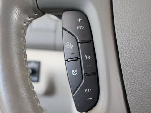Used 2017 Buick Enclave Premium w/ Experience Buick Package FWD image 28