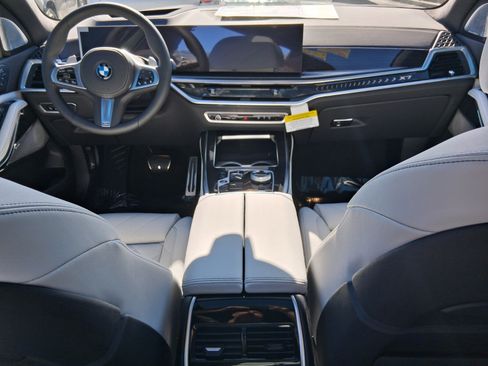 New 2027 BMW X7 xDrive40i w/ Executive Package AWD/4WD image 13