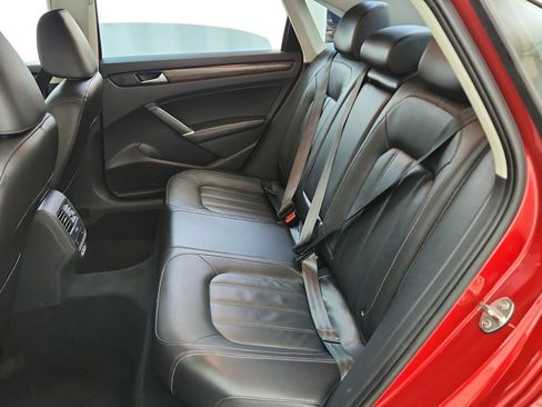 Used 2022 Volkswagen Passat 2.0T FWD image 28