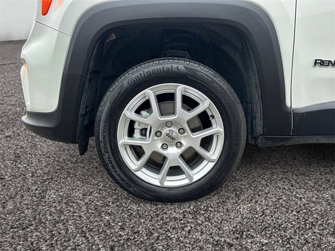 Certified 2023 Jeep Renegade Latitude w/ Premium Group image 10