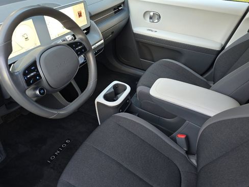 Used 2023 Hyundai Ioniq 5 SE image 11