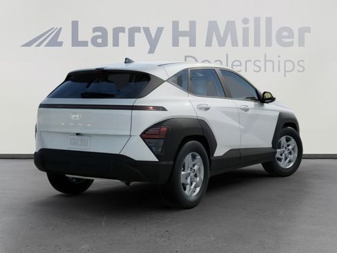 New 2026 Hyundai Kona SE image 4