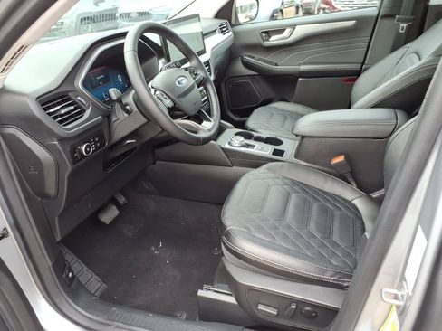Used 2023 Ford Escape Platinum w/ Premium Technology Package AWD/4WD image 10