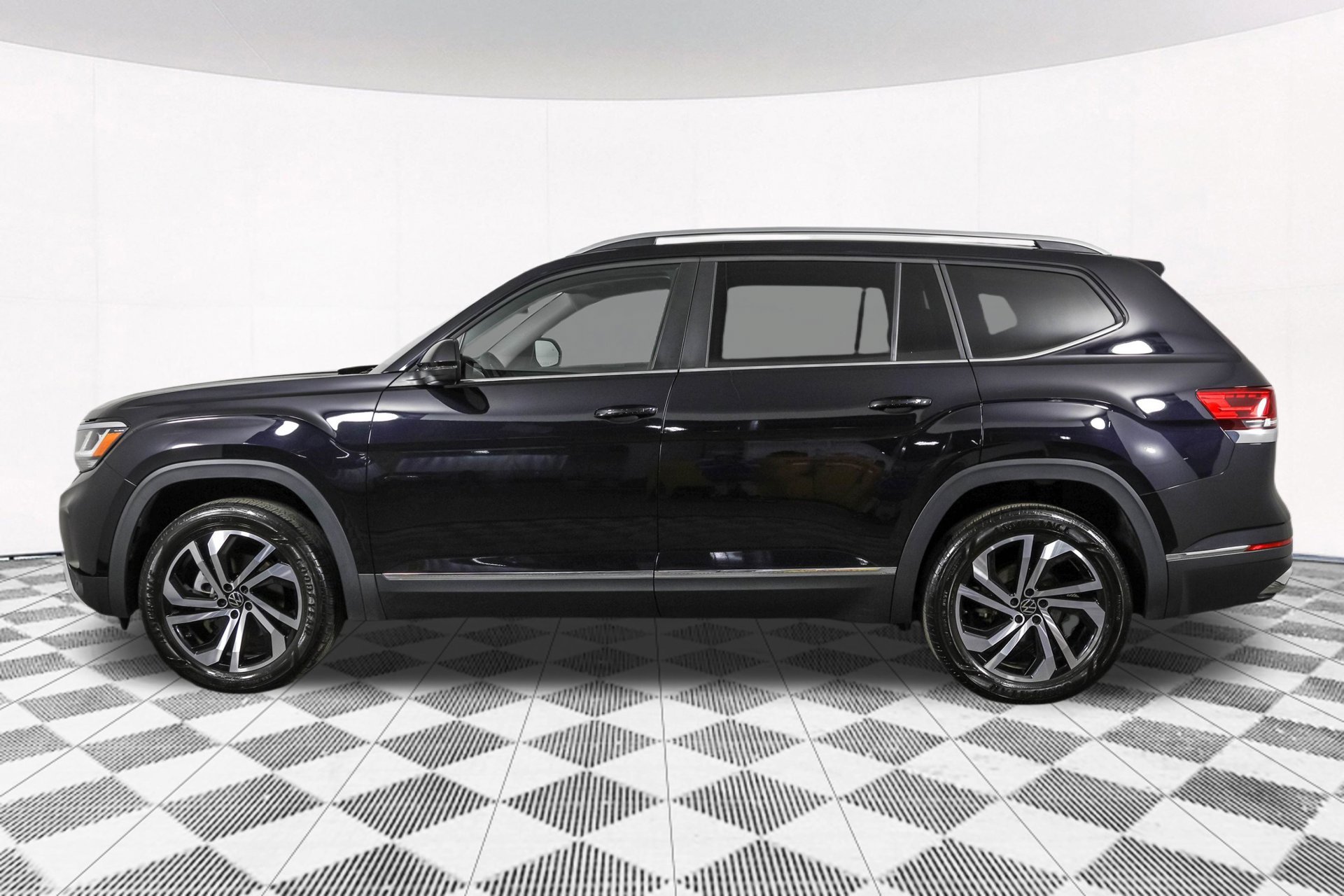 Certified 2023 Volkswagen Atlas SEL AWD/4WD image 23