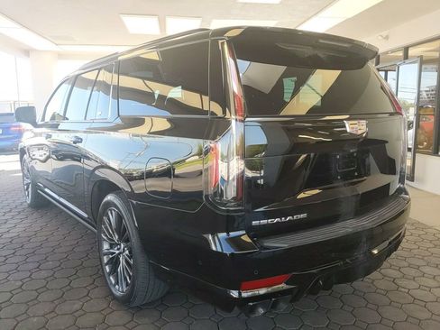 Used 2023 Cadillac Escalade ESV V AWD/4WD image 9