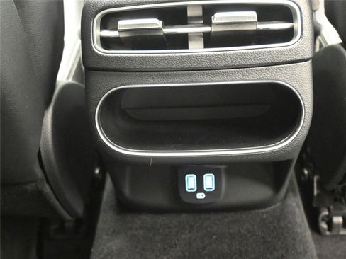 Used 2025 Genesis GV70 2.5T w/ Select Package image 9