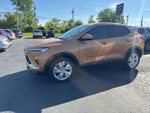Certified 2024 Buick Encore GX Preferred FWD image 11