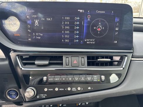 Used 2022 Lexus ES 300h w/ Premium Package image 13