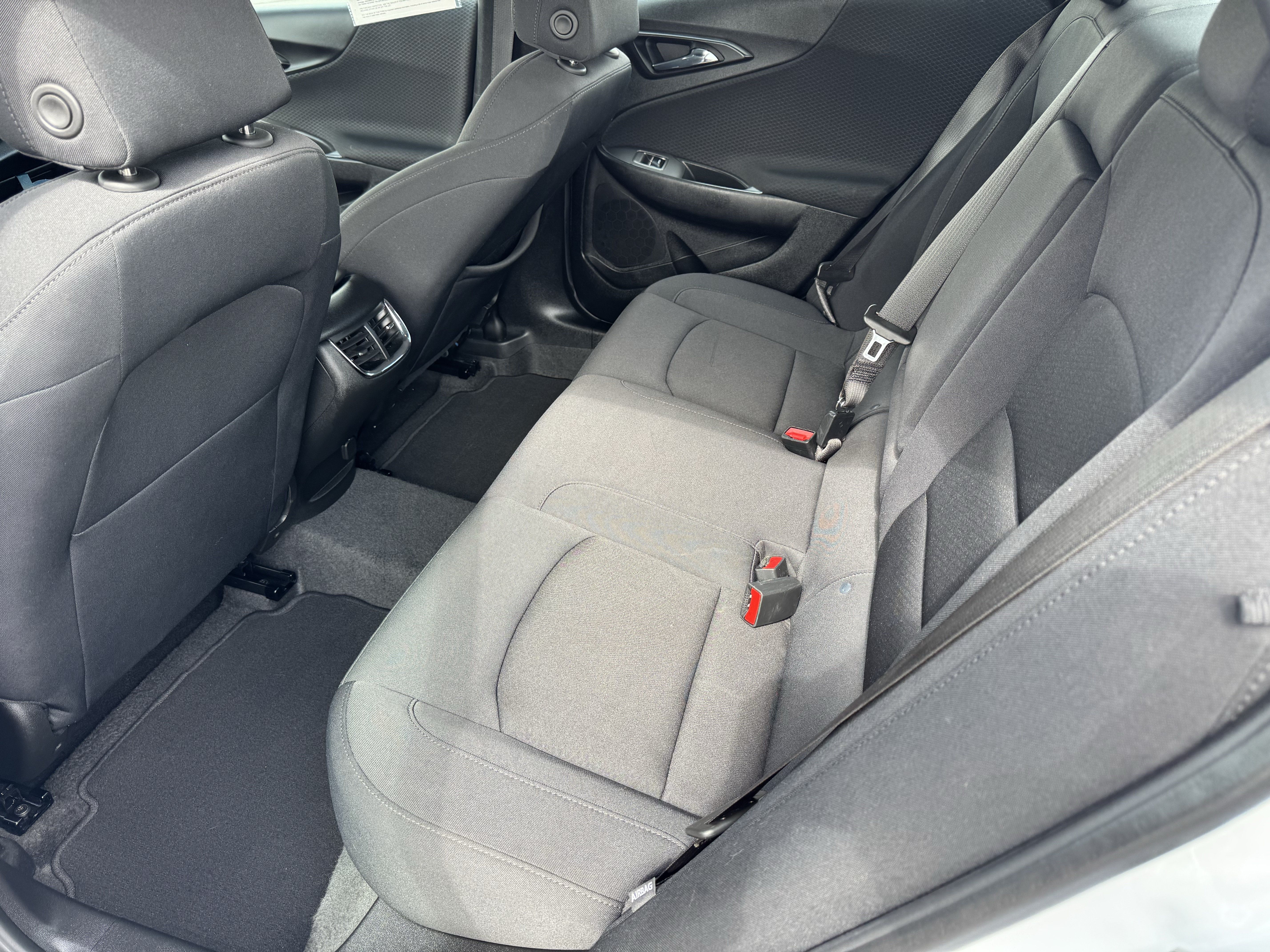 Used 2025 Chevrolet Malibu LT FWD image 15
