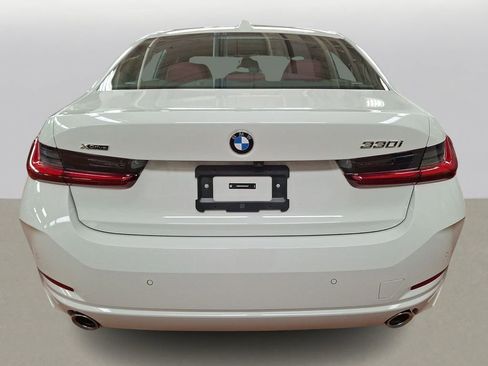 Used 2025 BMW 330i xDrive Sedan w/ Premium Package AWD/4WD image 5