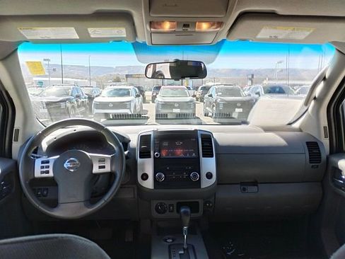 Used 2020 Nissan Frontier SV w/ SV Utility Package image 10