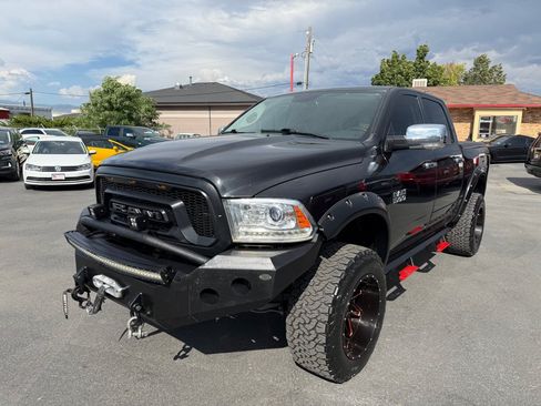 Used 2018 RAM 1500 Laramie w/ Convenience Group AWD/4WD image 2