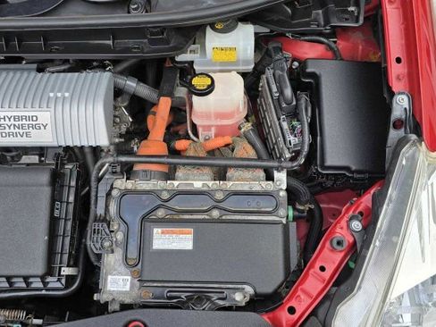 Used 2013 Toyota Prius V Five image 34