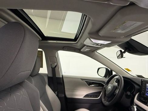 Used 2022 Toyota RAV4 XLE image 50