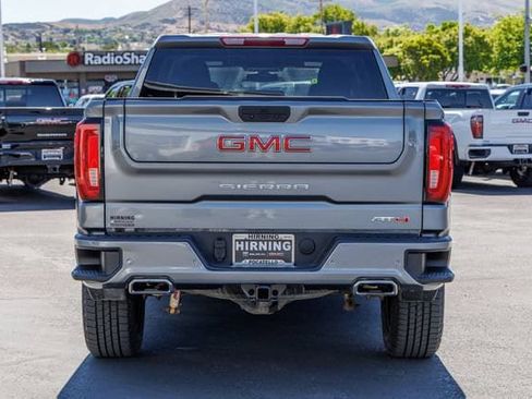 Used 2021 GMC Sierra 1500 AT4 w/ Driver Alert Package I AWD/4WD image 4