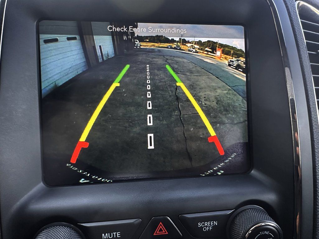 Used 2018 Dodge Durango SRT w/ Technology Group AWD/4WD image 23