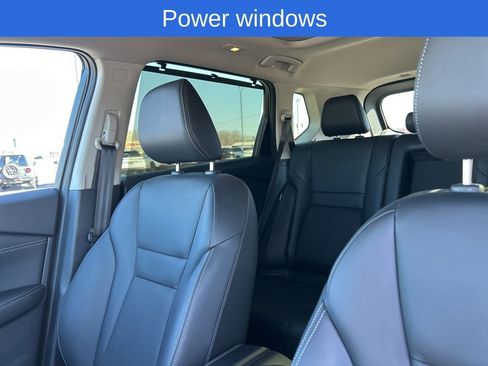 Used 2025 Nissan Rogue SL w/ SL Premium Package image 11