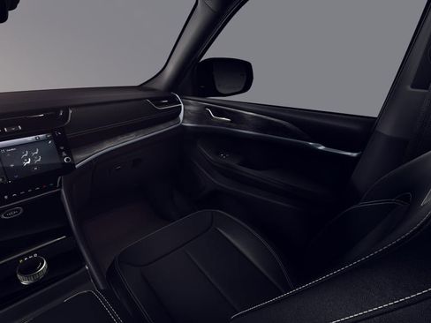 New 2026 Jeep Grand Cherokee Laredo X image 7