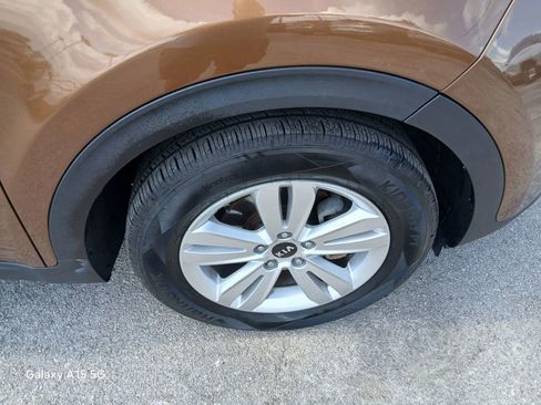 Used 2018 Kia Sportage LX w/ LX Technology Package FWD image 19