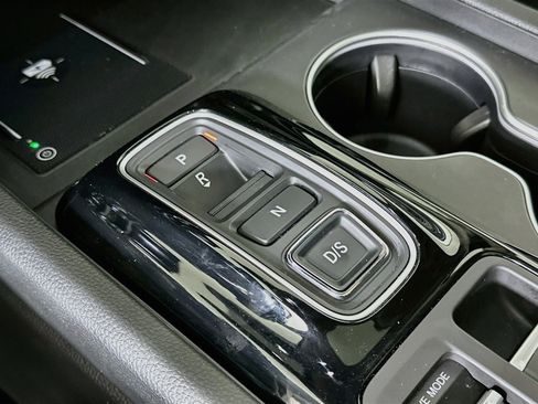 Used 2025 Honda Pilot Elite image 25
