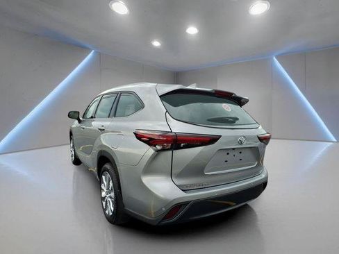 Certified 2024 Toyota Highlander Limited AWD/4WD image 26