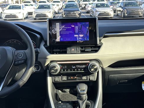 Used 2025 Toyota RAV4 XLE Premium image 30