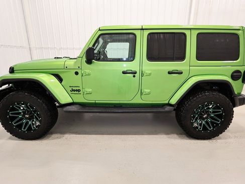 Used 2019 Jeep Wrangler Unlimited Sahara w/ Uconnect 4C Nav & Sound Group image 7