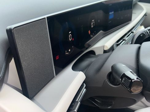 Certified 2025 Hyundai Tucson SE image 10