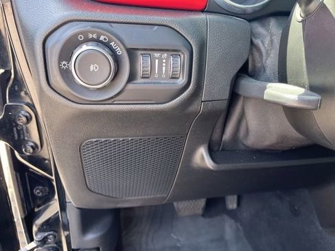 Used 2021 Jeep Wrangler Unlimited Rubicon AWD/4WD image 34
