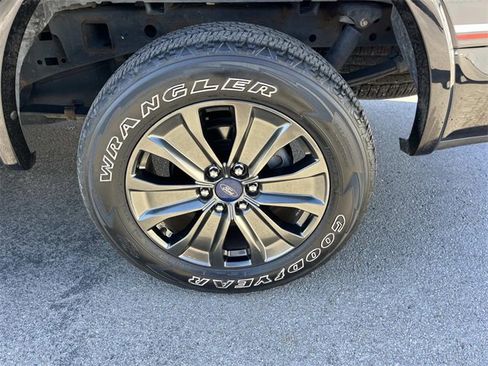 Used 2018 Ford F150 Lariat w/ Equipment Group 502A Luxury image 11