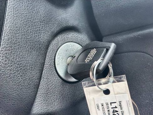 Used 2019 Nissan Versa Note SV FWD image 16