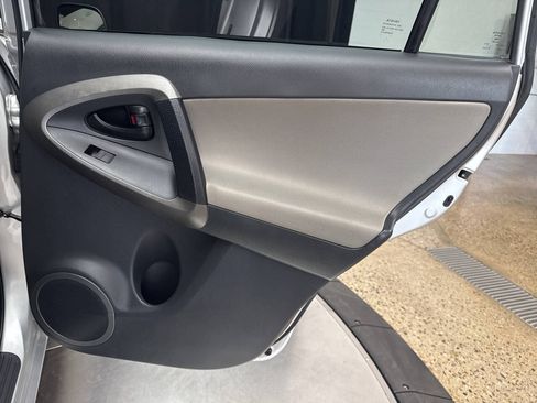 Used 2009 Toyota RAV4 4WD image 21