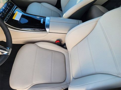 New 2026 Mercedes-Benz GLC 300 4MATIC image 8