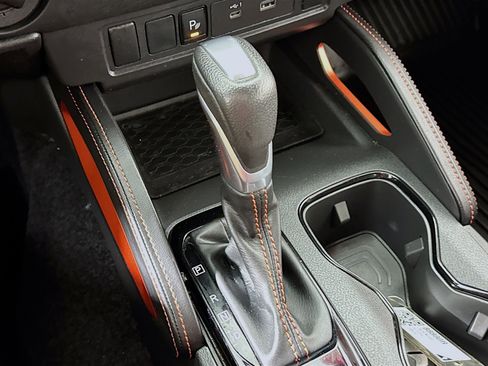 Used 2024 Nissan Frontier PRO-4X w/ Technology Package image 17