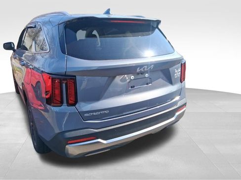 Used 2025 Kia Sorento S w/ Panoramic Sunroof Package image 4