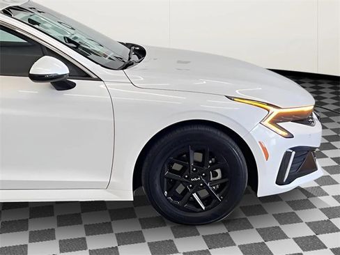 Used 2025 Kia K5 LXS image 10
