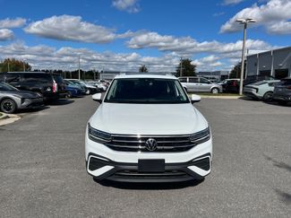 Used 2024 Volkswagen Tiguan SE video 2