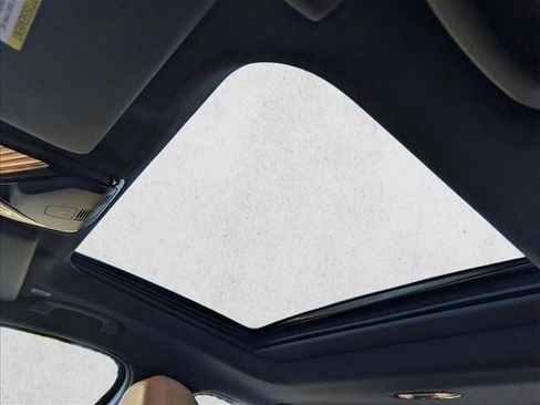 Used 2025 BMW 330i Sedan w/ Premium Package image 17