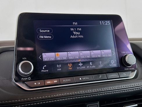 Used 2023 Nissan Rogue S image 21