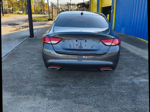 Used 2015 Chrysler 200 S image 9