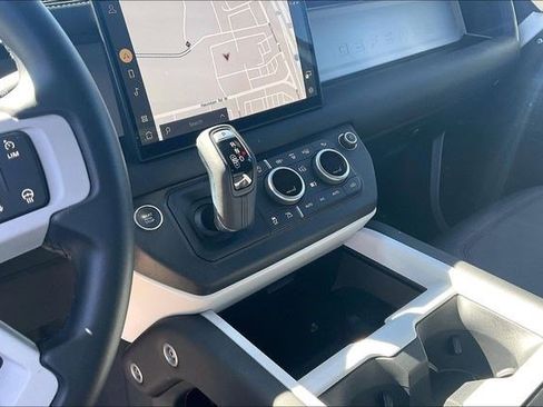 Used 2025 Land Rover Defender 110 S image 17