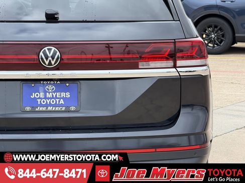 Used 2025 Volkswagen Atlas SE image 9