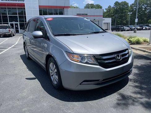 Used 2016 Honda Odyssey SE image 2