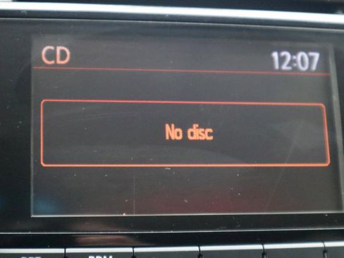 Used 2015 Nissan Rogue SV w/ SV Moonroof Package image 64