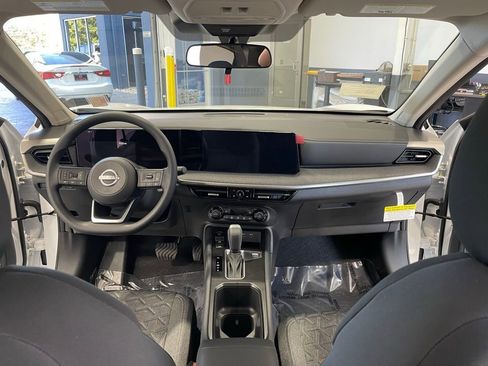 New 2026 Nissan Kicks SV w/ SV Premium Package FWD image 9