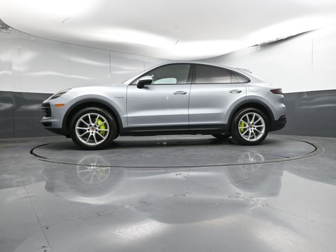 Used 2023 Porsche Cayenne E-Hybrid image 33