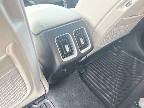 New 2025 Kia Sorento S image 28